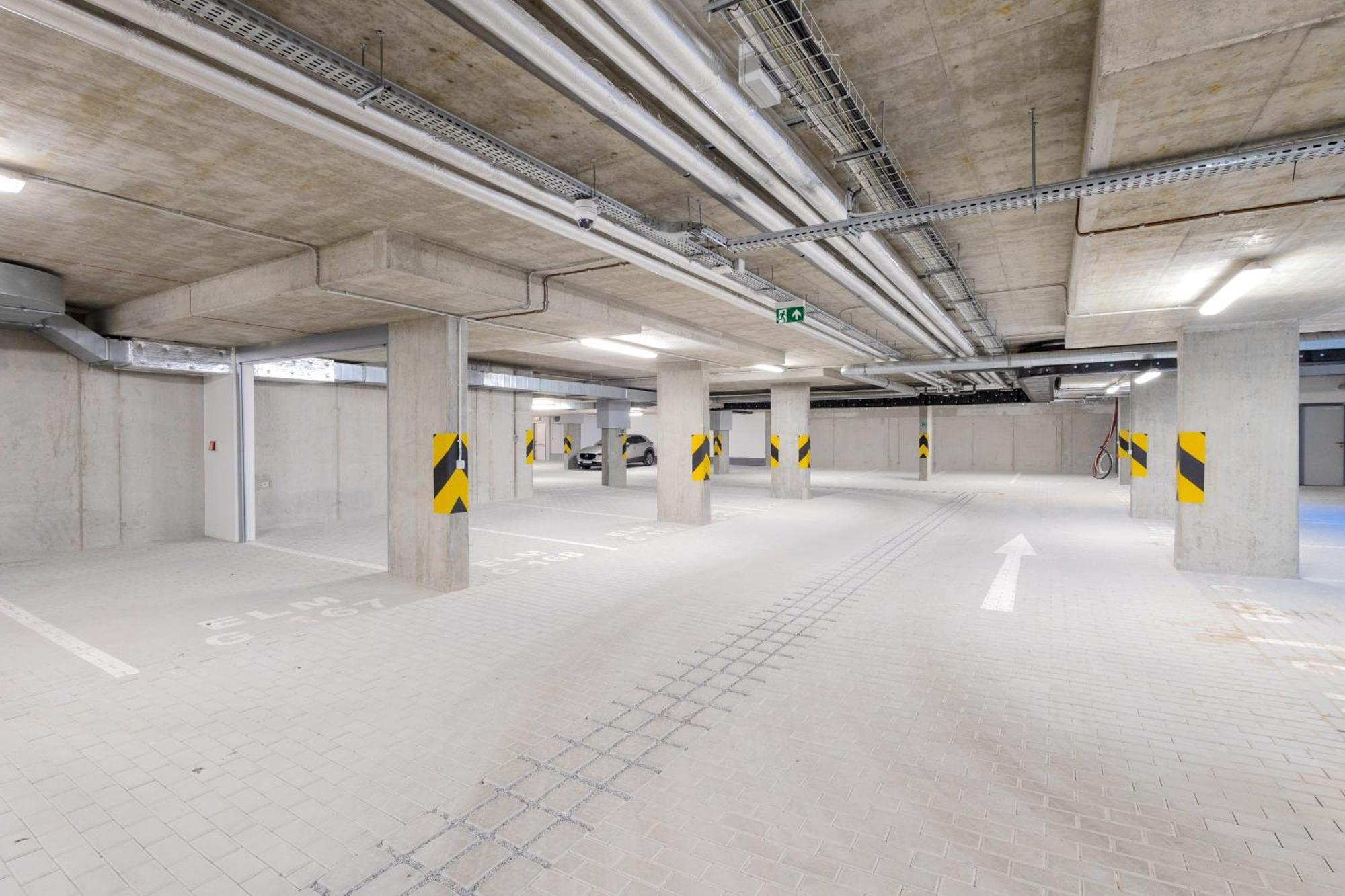 Appartamento Bright 2Br - 7Th Floor, Balcony, Free Parking By Gravity Praga Esterno foto
