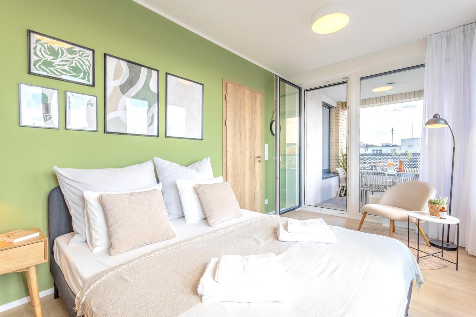 Appartamento Bright 2Br - 7Th Floor, Balcony, Free Parking By Gravity Praga Esterno foto