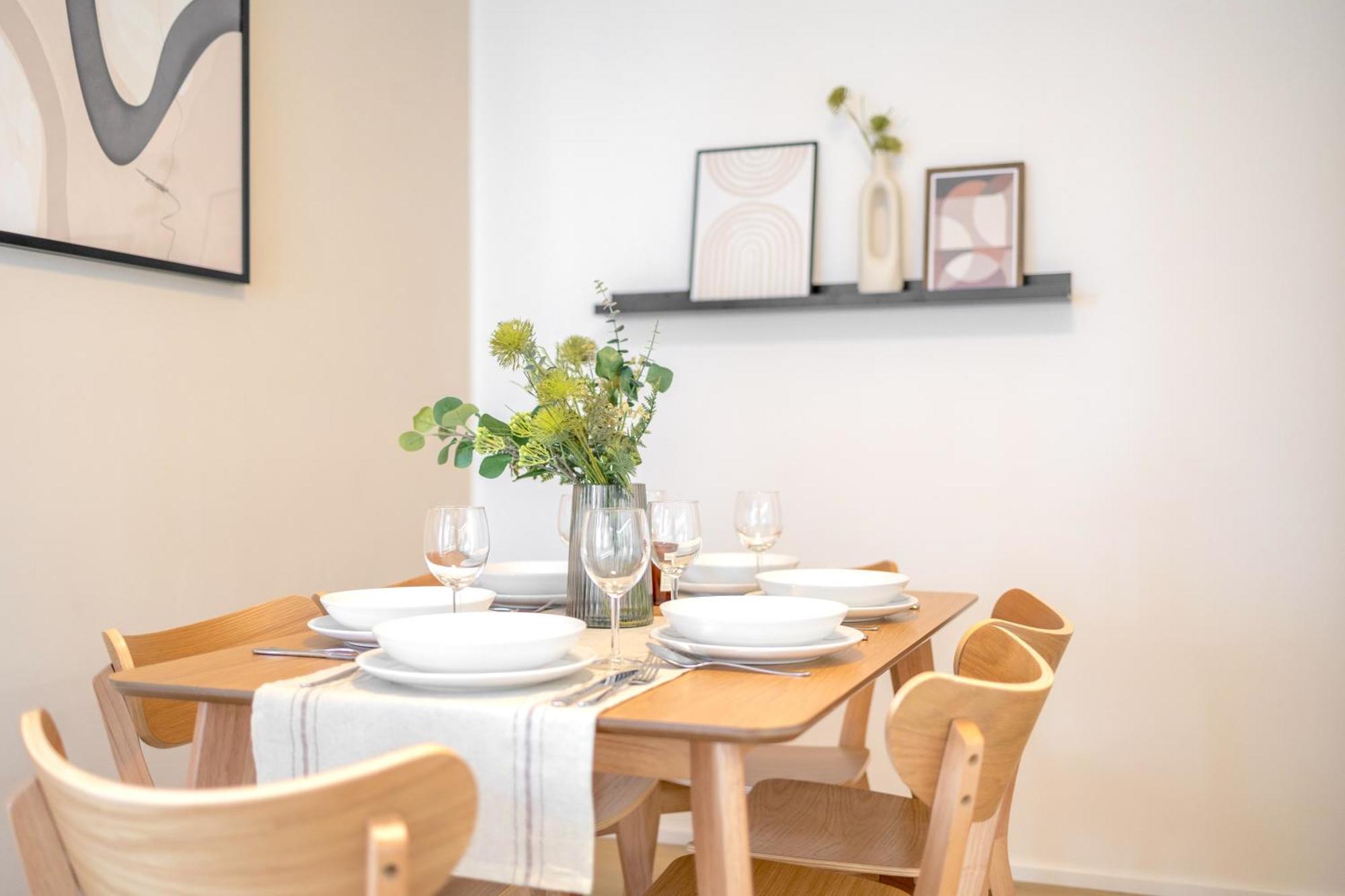 Appartamento Bright 2Br - 7Th Floor, Balcony, Free Parking By Gravity Praga Esterno foto