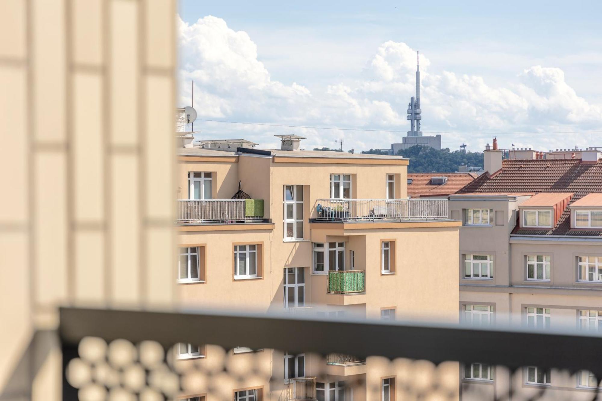 Appartamento Bright 2Br - 7Th Floor, Balcony, Free Parking By Gravity Praga Esterno foto